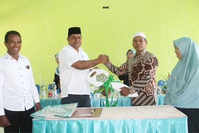 MTs NEGERI 1 MOROTAI TERIMA BANTUAN SATU UNIT BUS